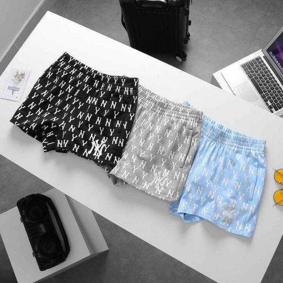 New York Yankees - Picture 3 of 5